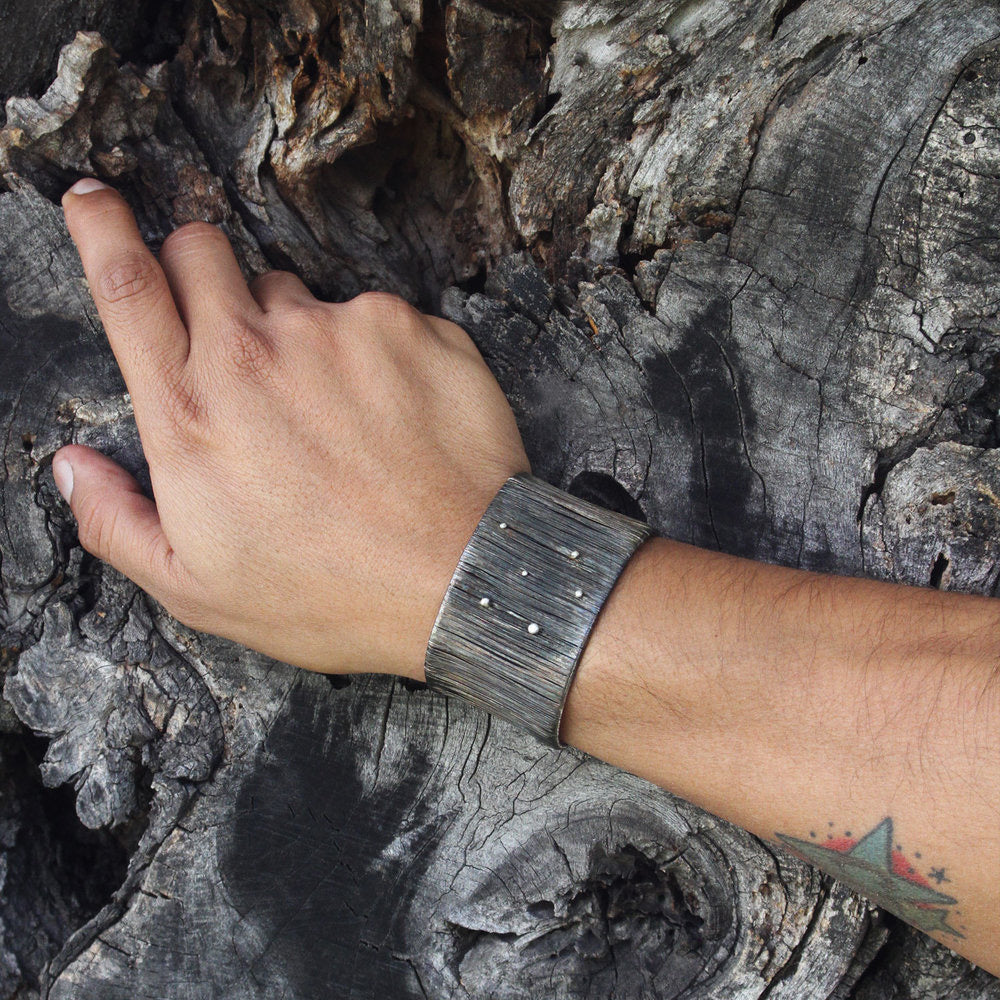 unisex_fili_d_alga_nera_cuff